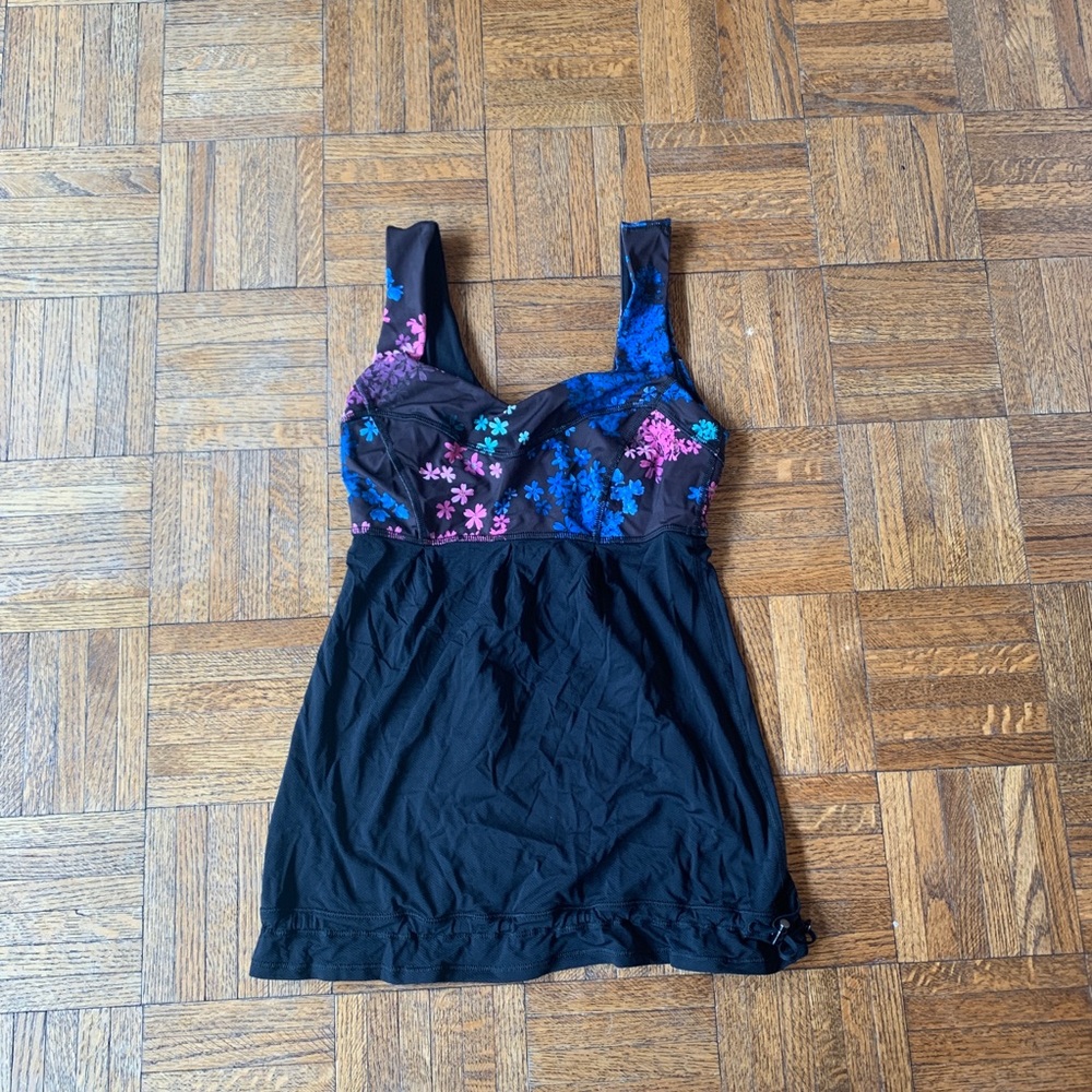 Lulu active top size 2